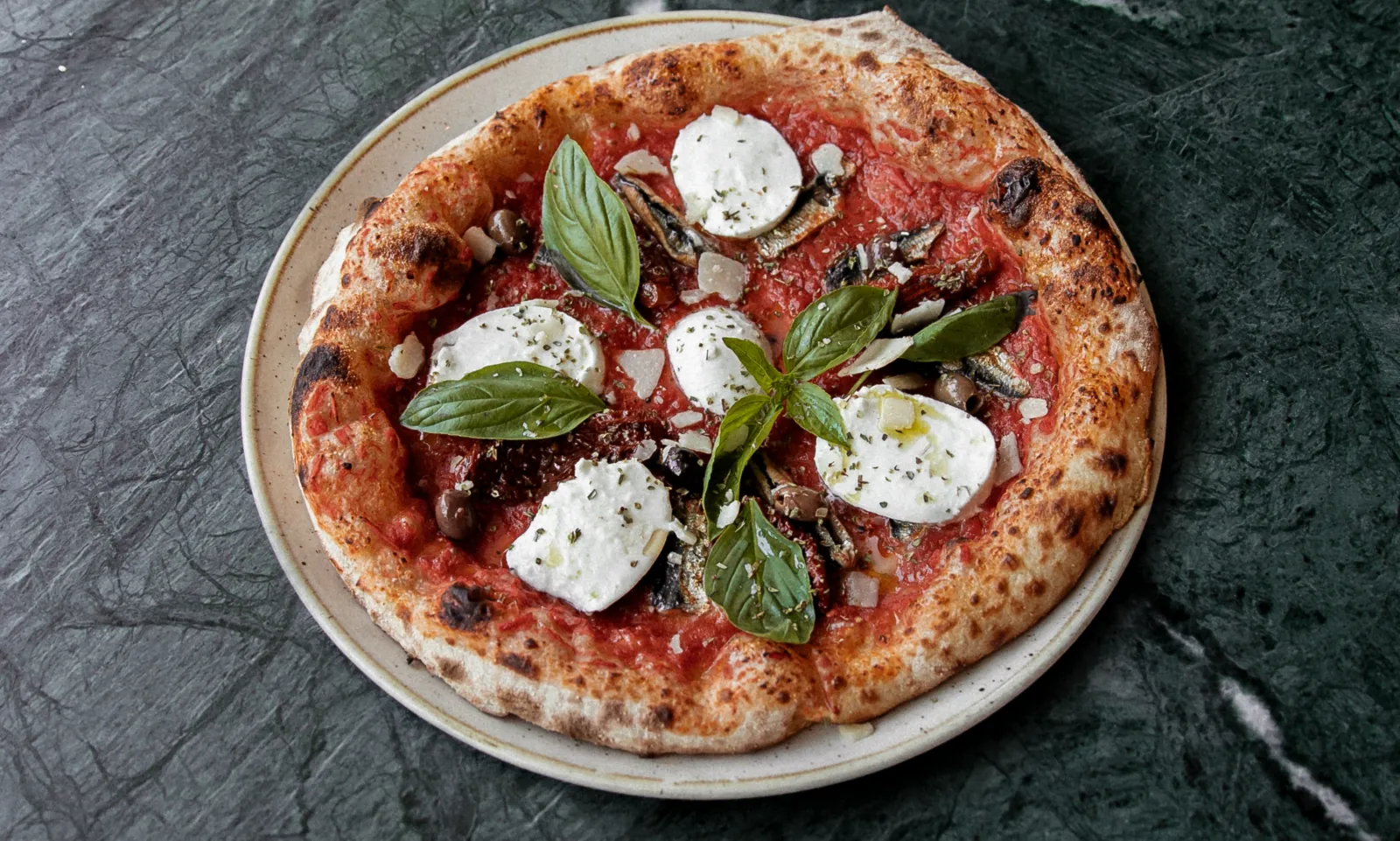 Pizza Italian Queen au four à bois
