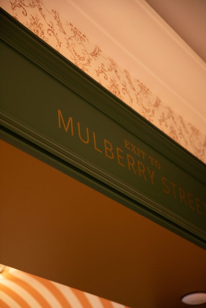 Le panneau « Exit to Mulberry Street »